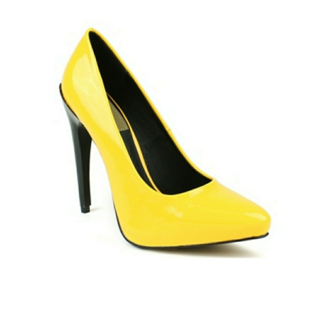 Fahrenheit Two Toned Sunny Mango Pumps